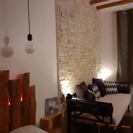 Bed & Breakfast Charmes En Le Charme Atypique Montlucon